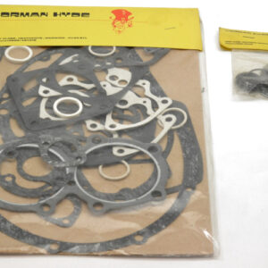 Triumph T140-TR7 Gasket set c/w oil seals & tab washers