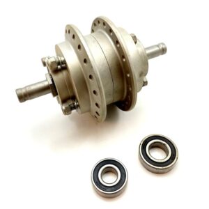Triumph Front wheel hub complete (37-4126 / 4127 etc)