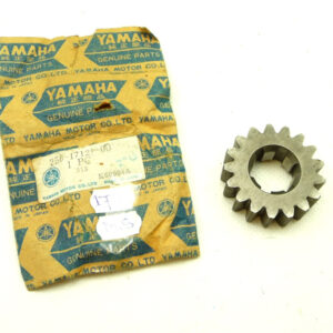 Yamaha gear pinion 2nd main axle 17T (256-17121-00)